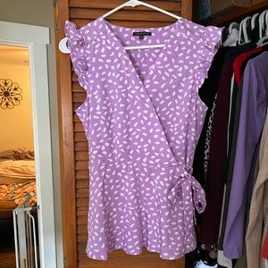 Stacacato ruffle sleeve top